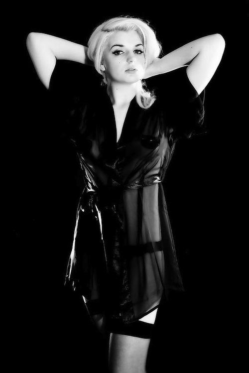 Scandal la Casa Regală, după ce s-a dezbrăcat COMPLET! 136337