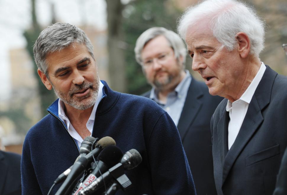 George Clooney a fost eliberat din arest: A fost foarte greu. Aţi fost vreodată în celule cu tipii ăia? 136925