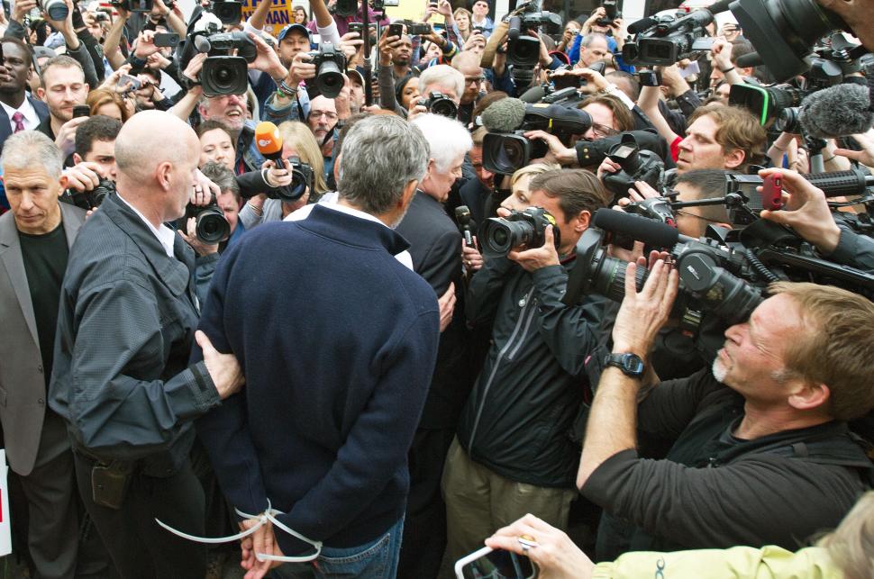 George Clooney a fost eliberat din arest: A fost foarte greu. Aţi fost vreodată în celule cu tipii ăia? 136931