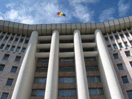 Republica Moldova are preşedinte. Parlamentul l-a ales pe Nicolae Timofti cu 62 de voturi
