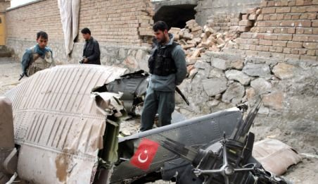 Turcia. 12 soldaţi NATO în Afganistan au murit, după ce elicopterul în care erau s-a prăbuşit