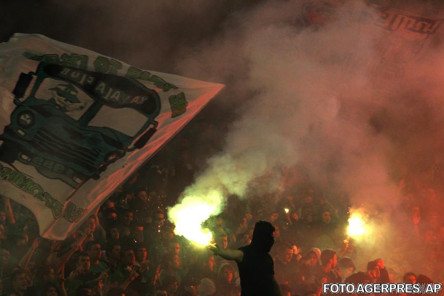 Violenţele din Grecia nu ocolesc fotbalul: Fanii lui Panathinaikos au incendiat stadionul la derby-ul cu Olympiacos 137200