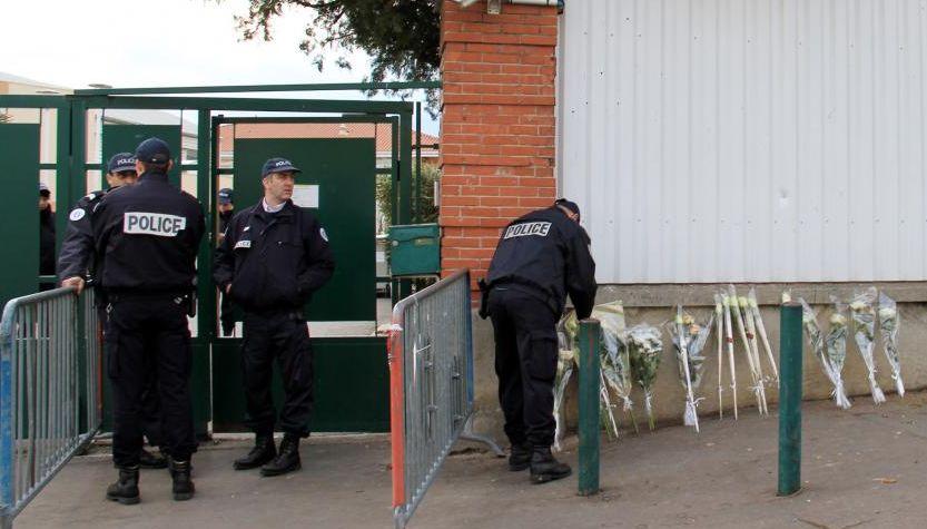 Detalii ale MASACRULUI din Toulouse. Criminalul purta o cameră video la gât  137419