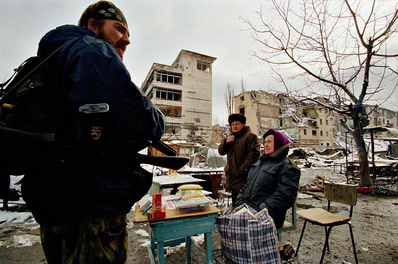 Trupurile lor sunt ruguri vii la marginea drumurilor. Ţara unde oamenii au ajuns ruine ambulante 137330
