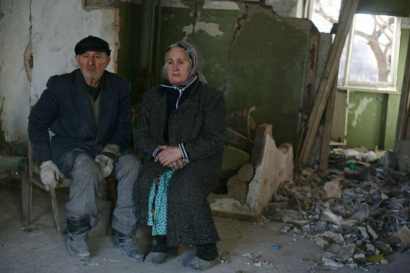 Trupurile lor sunt ruguri vii la marginea drumurilor. Ţara unde oamenii au ajuns ruine ambulante 137333