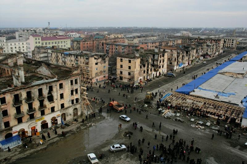 Trupurile lor sunt ruguri vii la marginea drumurilor. Ţara unde oamenii au ajuns ruine ambulante 137335