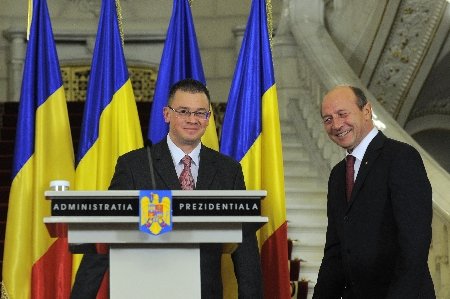 Băsescu şi Ungureanu au analizat azi la Cotroceni &quot;reîntregirea&quot; salariilor şi scăderea CAS