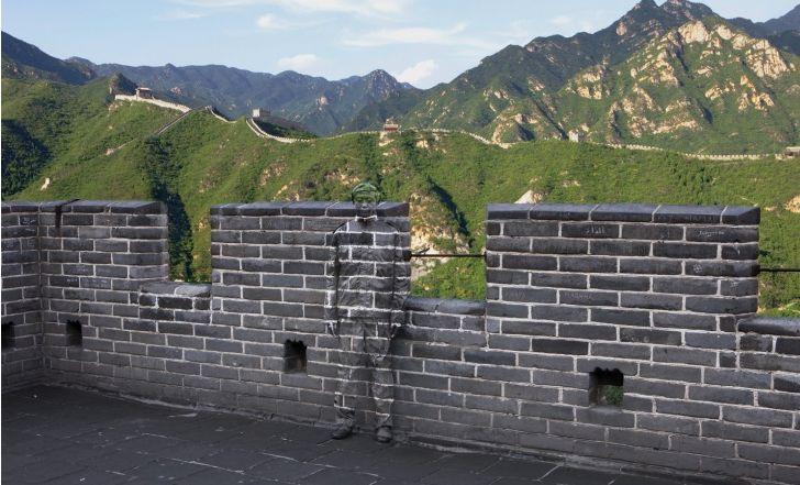 Omul invizibil care e una cu oraşul. Un protest silenţios faţă de societatea chineză 137640