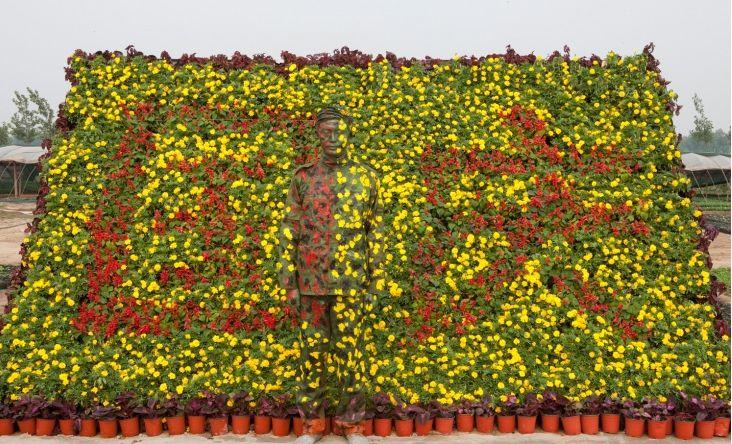 Omul invizibil care e una cu oraşul. Un protest silenţios faţă de societatea chineză 137641