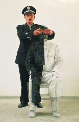 Omul invizibil care e una cu oraşul. Un protest silenţios faţă de societatea chineză 137644