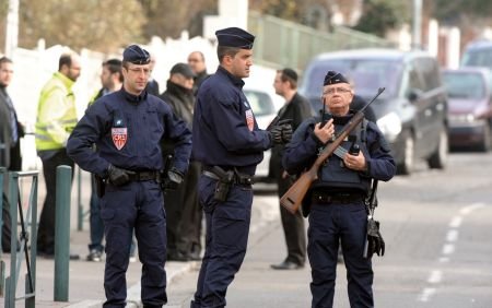 Suspectul în cazul masacrului din Toulouse, urmărit de mai mulţi ani de serviciile franceze de contraterorism