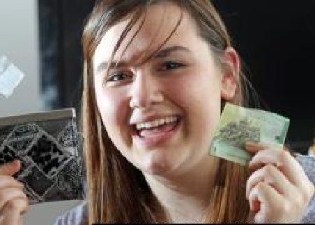 Generozitate maximă! O adolescentă a primit înapoi portofelul pierdut, dar cu bani în plus
