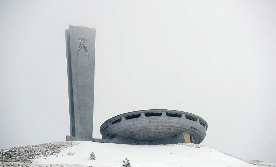 Monumentul unui trecut răvăşitor. Uite cum arată sediul Partidului Comunist din Bulgaria 137940