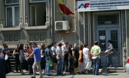 Românii îşi mai pot plăti taxele şi impozitele reduse până la sfârşitul lunii martie