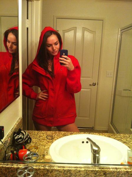 N-o crezi în stare de aşa ceva, după ce îi vezi pozele de pe Twitter. Frumuseţea ei acoperă un secret murdar 138104