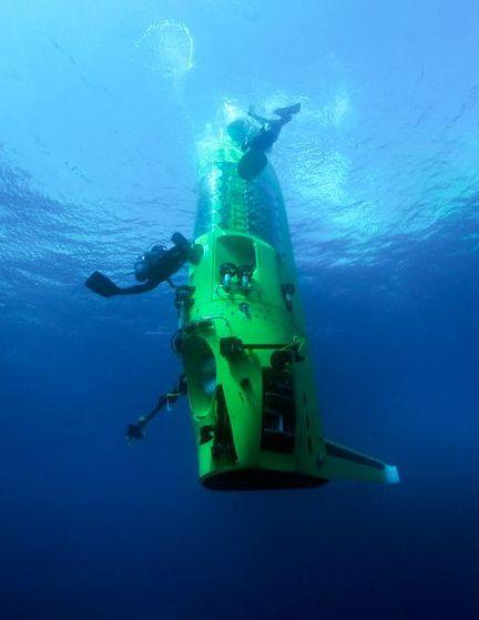 Regizorul James Cameron, primul om care a coborât singur până în cel mai adânc loc al Pământului 138425