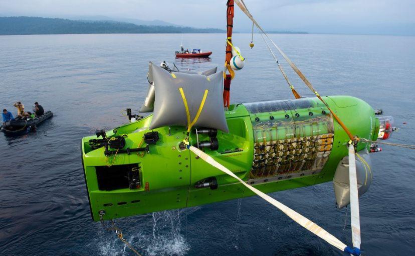 Regizorul James Cameron, primul om care a coborât singur până în cel mai adânc loc al Pământului 138443