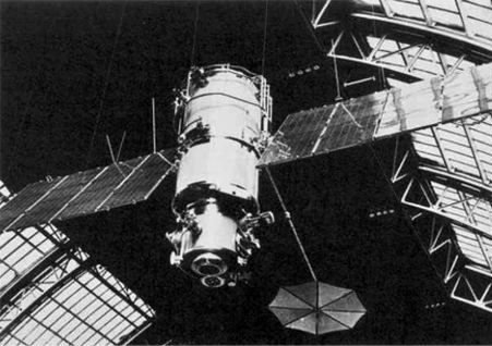 Meteor 1-1, primul satelit meteorologic sovietic, lansat în '69, s-a prăbuşit în Antarctica
