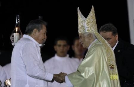 Papa Benedict al XVI-lea, în Cuba: Poporul cubanez doreşte înnoire şi &quot;orizonturi mai largi&quot;