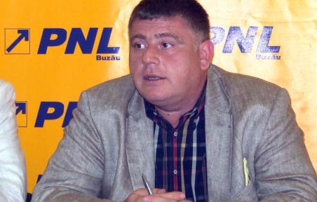Buzău. Peste 30 de membri ai PNL şi PDL au migrat la PSD