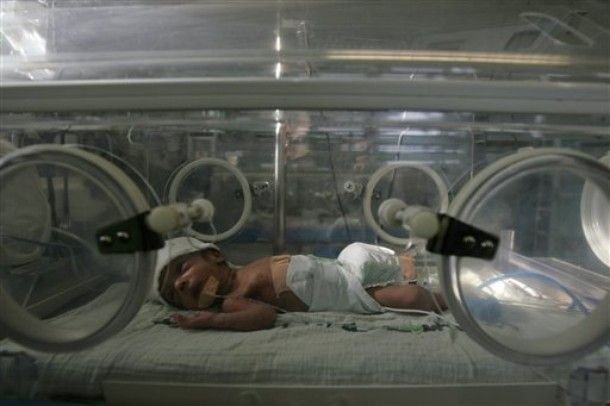 Incredibil! Medicii care au lăsat 3 bebeluşi să moară SUFOCAŢI, sancţionaţi doar cu AVERTISMENT din partea Colegiului Medicilor