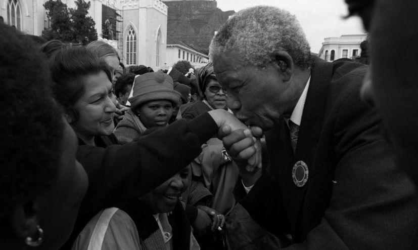 Mii de documente şi înregistrări personale ale lui Nelson Mandela au fost postate pe internet 138934