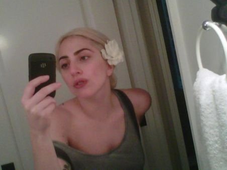 Naturală! Vezi aici cum arată Lady Gaga fără pic de machiaj