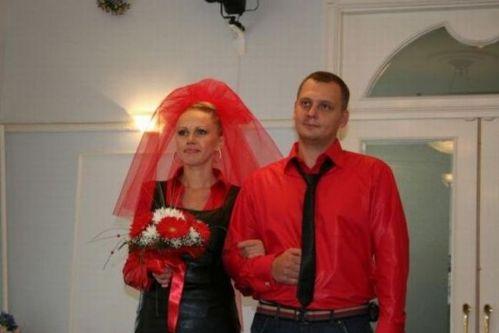 Când a văzut poza şi-a dat seama că s-a măritat şi cu soacra. &quot;Îi lăsa gura apă!&quot; 139169