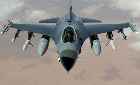 Flotă aviatică second hand. România s-ar putea dota cu avioane F16 la mâna a doua din Olanda şi Portugalia