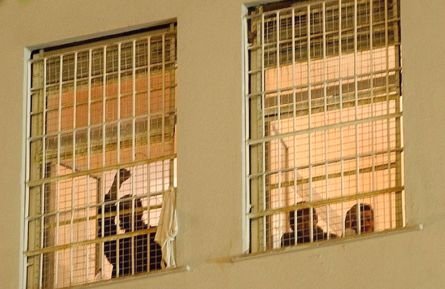 Grecii îşi eliberează deţinuţii cu pedepse de până la 5 ani din cauza suprapopulării închisorilor