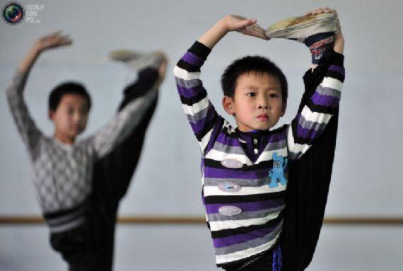 Chinuie copiii pentru faima ţării. Cum se pregătesc chinezii pentru Jocurile Olimpice din 2020 139381