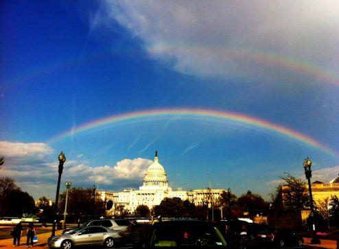 Culorile au invadat cerul. Apariţia suprinzătoare care a înseninat ziua americanilor 139462