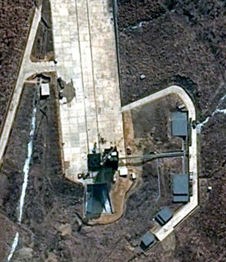 Imagini din satelit. Coreea de Nord se pregăteşte pentru lansarea unei rachete. Occidentul ripostează dur