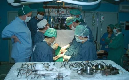 Inovaţie în chirurgia pe inimă: cicatrice invizibilă şi recuperare mai scurtă de o săptămână 