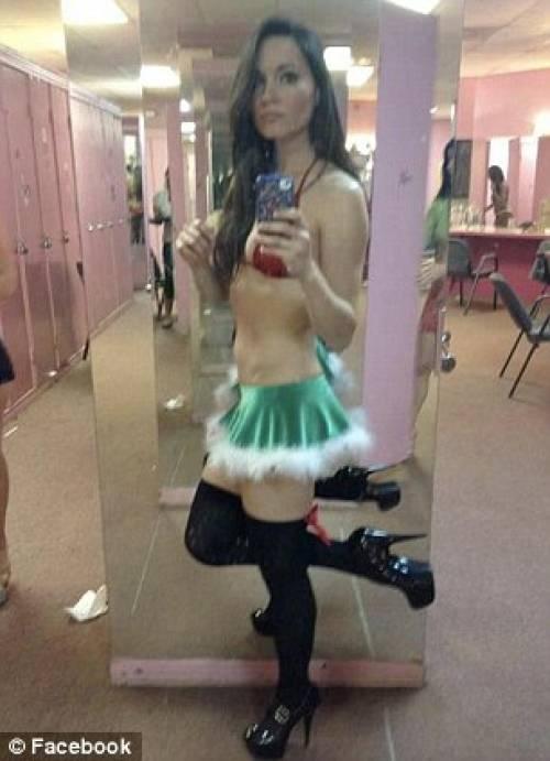 Ziarista faimoasă care a fost concediată din cauza unor poze scandaloase de pe Twitter. Ducea o viaţă dublă 139386