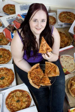 O britanică îşi riscă sănătatea. De 8 ani mănâncă numai pizza Margherita 139814