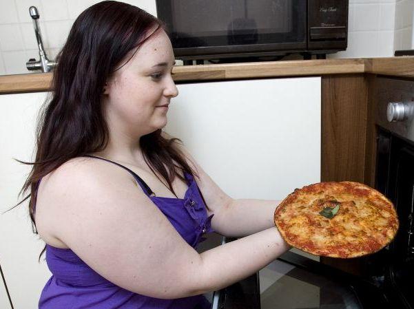 O britanică îşi riscă sănătatea. De 8 ani mănâncă numai pizza Margherita 139815