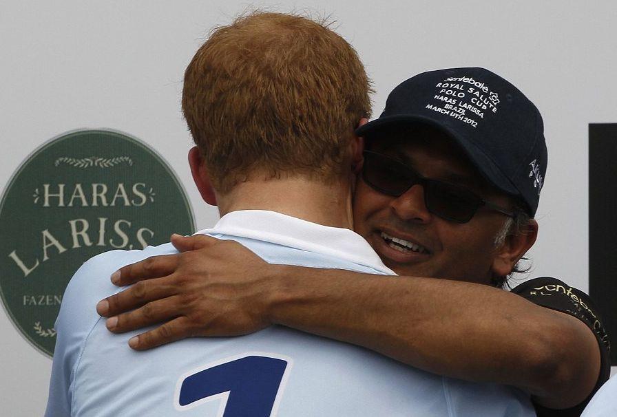 Prinţul Harry, EROU peste noapte. A salvat viaţa unui adversar după o ciocnire dramatică în timpul unui meci de polo 139917