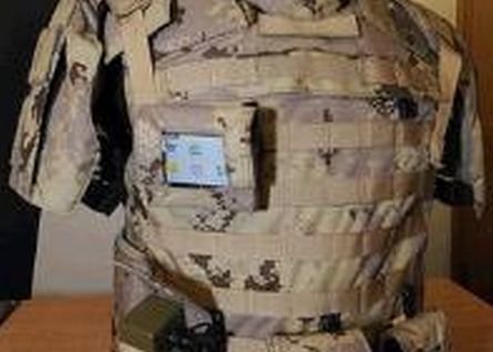 Viitorul sună bine pentru soldaţii britanici: Tehnologie de ultimă generaţie integrată chiar în ţesătura uniformei