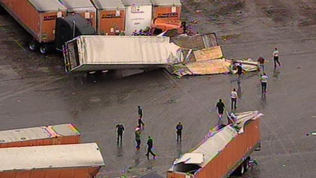 Două tornade puternice au lovit oraşul american Dallas. &quot;Adăpostiţi-vă!&quot;, mesajul care a semănat teroarea printre locuitori  140216