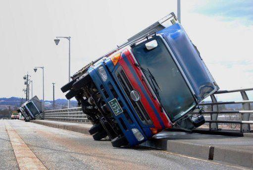 O superfurtună a paralizat vestul Japoniei. Două persoane au murit strivite sub dărâmături şi alte peste 150 au fost rănite 140163