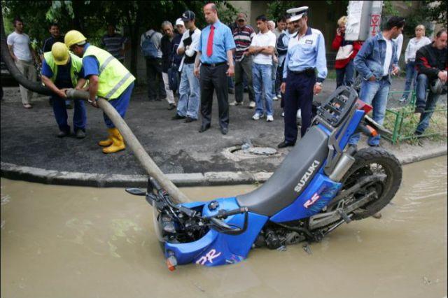 Străinii ne arată din nou cu degetul. Gropile &quot;made in România&quot; vor ajunge brand de ţară 140014