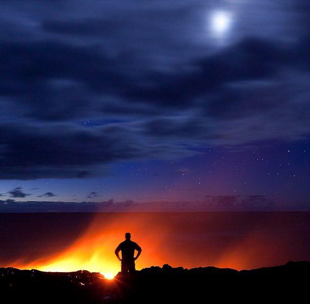 Imagini spectaculoase! Şi-a riscat viaţa pentru a realiza fotografii cu vulcanul activ Kilauea  140292