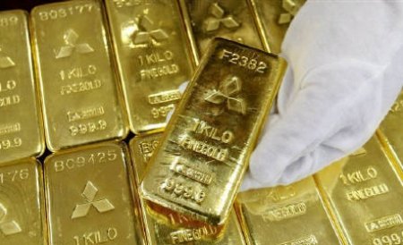 Preţul aurului a scăzut la cel mai mic nivel din ultimele trei luni