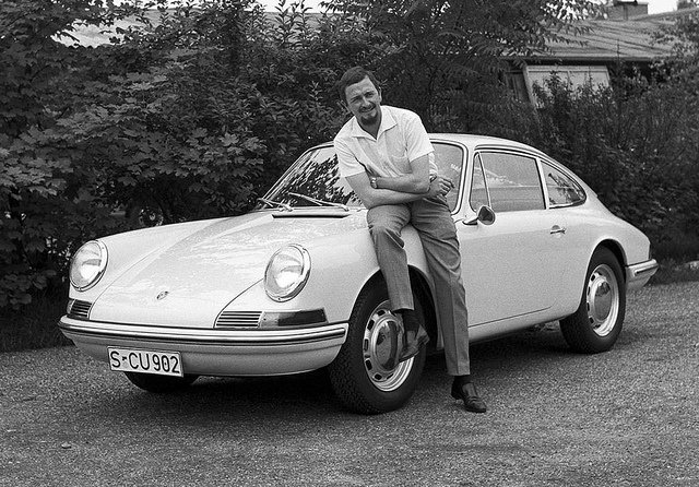 Ferdinand Porsche, designerul maşinilor sport, a murit la 76 de ani