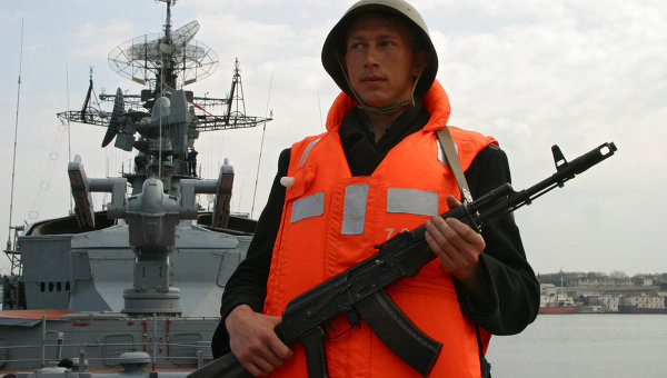O navă de război rusă va efectua manevre de patrulare în apele siriene
