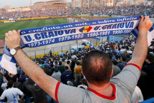 1.000 de persoane la mitingul suporterilor Universităţii Craiova: &quot;Fără noi fotbalul n-are culoare&quot;