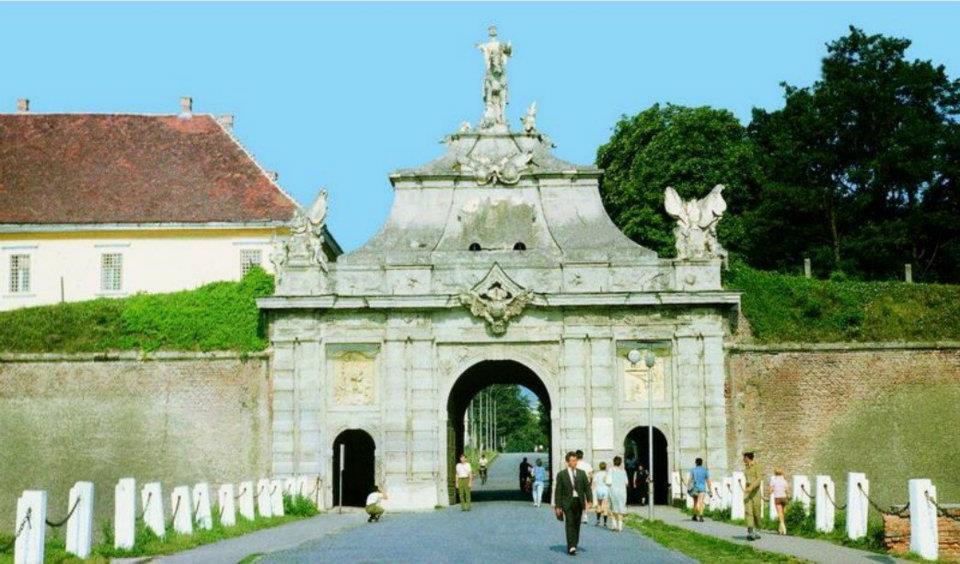 Ce oraş credeţi că apare în aceste imagini? Cum s-a schimbat în 40 de ani viaţa acestor oameni 140719