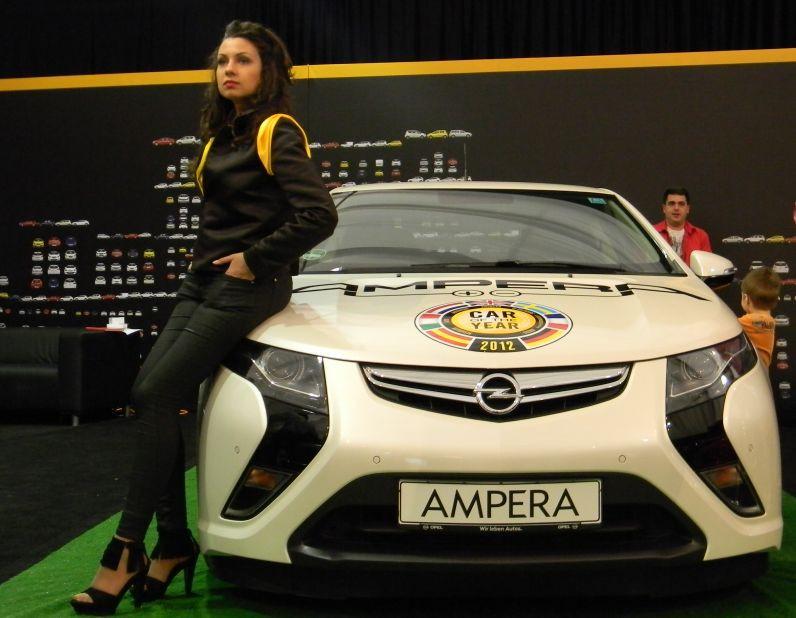 Intră la SIAMB 2012! Vezi o galerie FOTO cu cele mai tari modele auto 140573