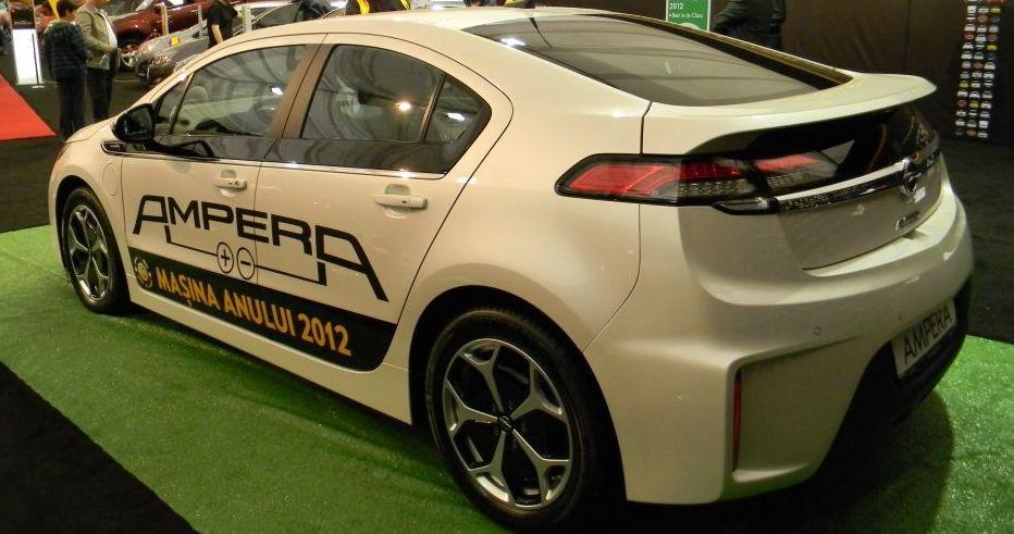 Intră la SIAMB 2012! Vezi o galerie FOTO cu cele mai tari modele auto 140574